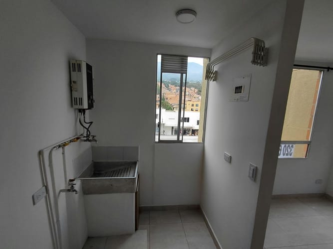 Apartamento de 2 alcobas en arriendo en Cabecera San Antonio De Prado, Medellín, 40 m² · foto 14 de 15