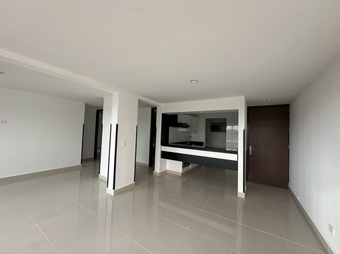 Apartamento de 2 alcobas en arriendo en Mediterrane, Floridablanca, 86 m² · foto 3 de 20