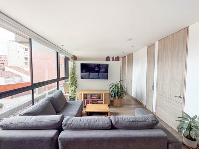 Apartaestudio en venta en La Floresta, Bogotá, 61 m² · foto 3 de 18