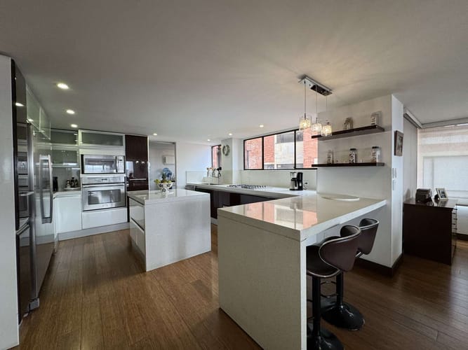 Apartamento de 3 alcobas en venta en Bosque De Pinos, Bogotá, 253 m² · foto 6 de 24