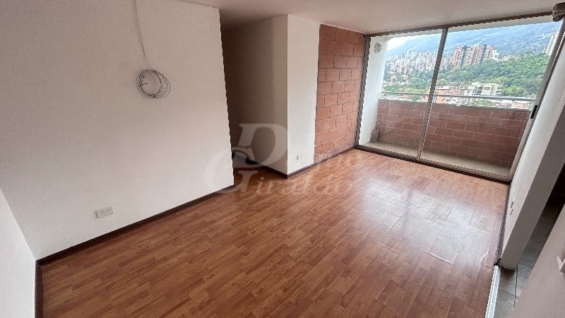 Apartamento de 3 alcobas en arriendo en San Rafael, Envigado, 55 m² · foto 3 de 9