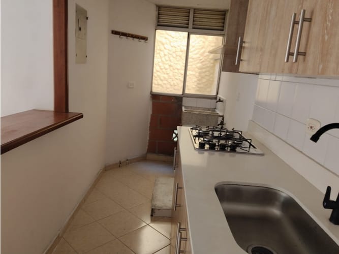 Apartamento de 3 alcobas en arriendo en Boston, Medellín, 53 m² · foto 2 de 11
