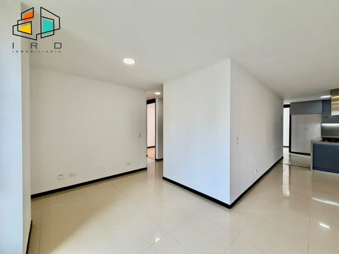 Apartamento de 4 alcobas en arriendo en Lalinde, Medellín, 110 m² · foto 6 de 24