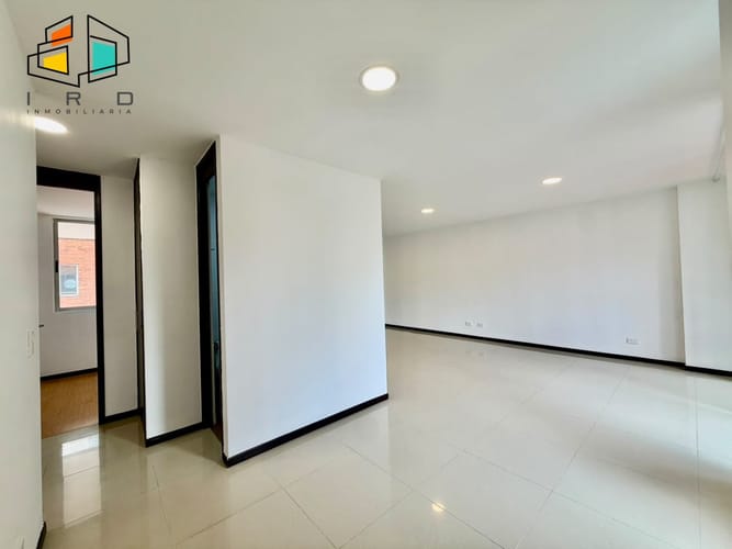 Apartamento de 4 alcobas en arriendo en Lalinde, Medellín, 110 m² · foto 11 de 24