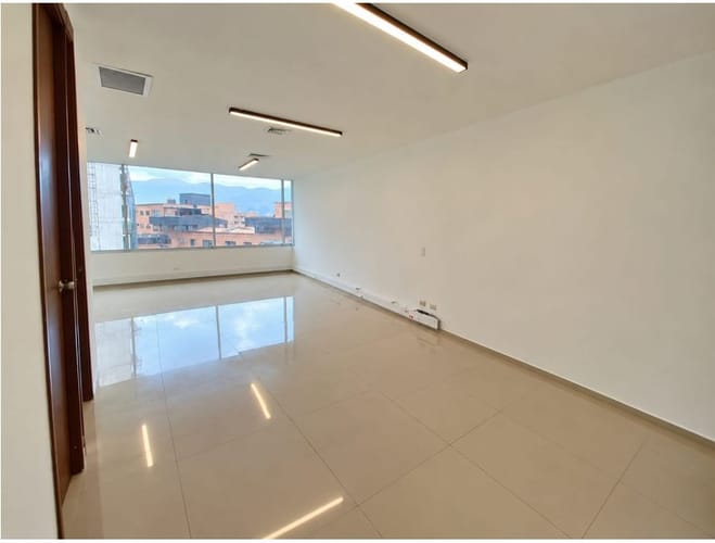 Oficina en arriendo en El Poblado, Medellín, 42 m² · foto 6 de 8