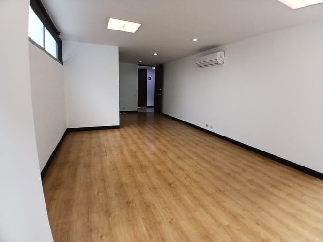 Oficina en arriendo en Villa Carlota, Medellín, 34 m² · foto 2 de 6
