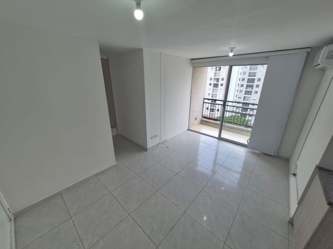 Apartamento de 3 alcobas en arriendo en Arroyohondo, Yumbo, 52 m² · foto 2 de 13