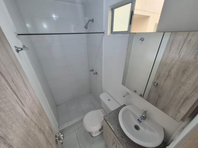 Apartamento de 3 alcobas en arriendo en Arroyohondo, Yumbo, 52 m² · foto 11 de 13