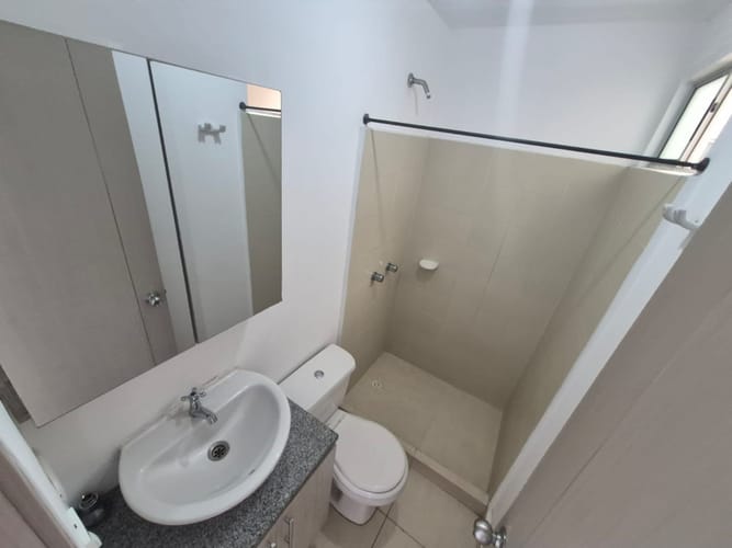 Apartamento de 3 alcobas en arriendo en Arroyohondo, Yumbo, 52 m² · foto 12 de 13