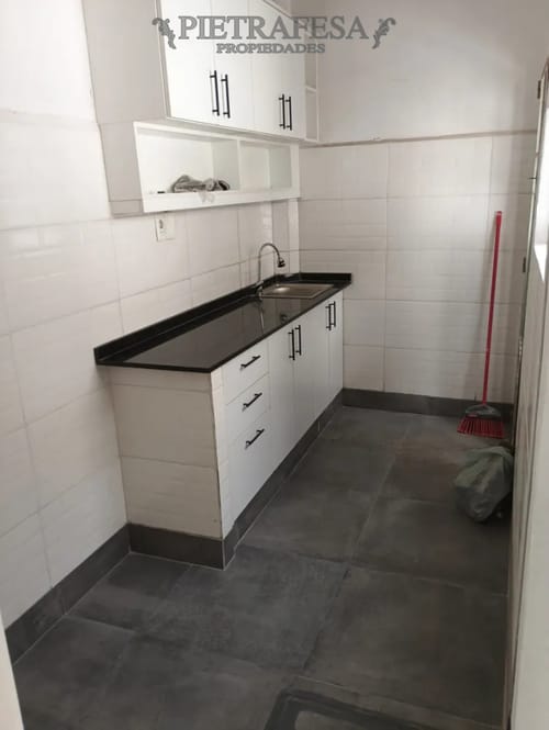 Apartamento en alquiler, 2 dormitorios, 1 baño, balcón. Sin gastos comunes. Reducto. · Foto 6