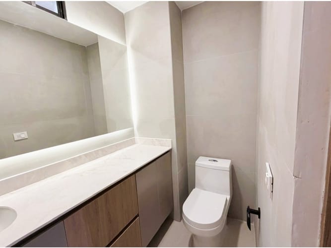 Apartamento de 3 alcobas en venta en Oviedo, Medellín, 135 m² · foto 15 de 24
