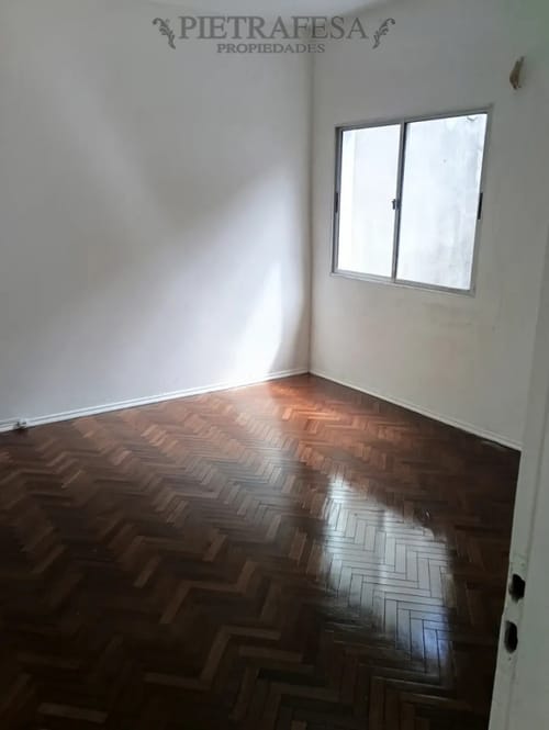 Apartamento en alquiler, 2 dormitorios, 1 baño, balcón. Sin gastos comunes. Reducto. · Foto 8