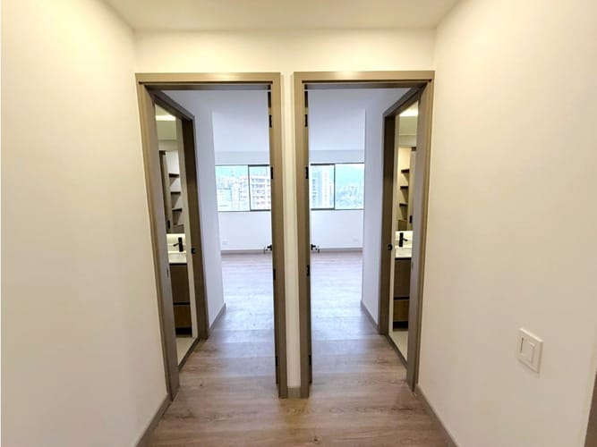 Apartamento de 3 alcobas en venta en Oviedo, Medellín, 135 m² · foto 16 de 24