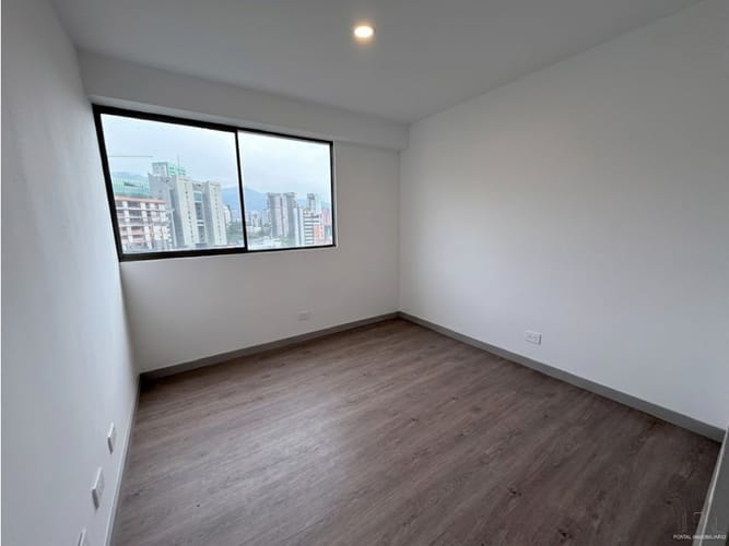 Apartamento de 3 alcobas en venta en Oviedo, Medellín, 135 m² · foto 17 de 24
