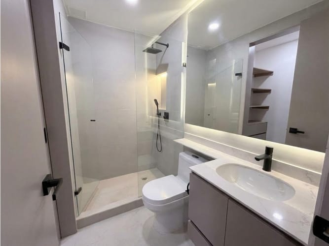 Apartamento de 3 alcobas en venta en Oviedo, Medellín, 135 m² · foto 21 de 24