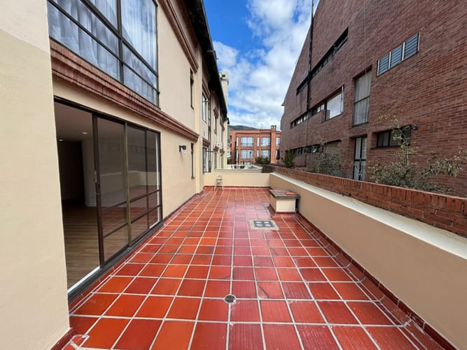 Apartamento de 3 alcobas en venta en Santa Barbara, Bogotá, 144 m² · foto 2 de 16