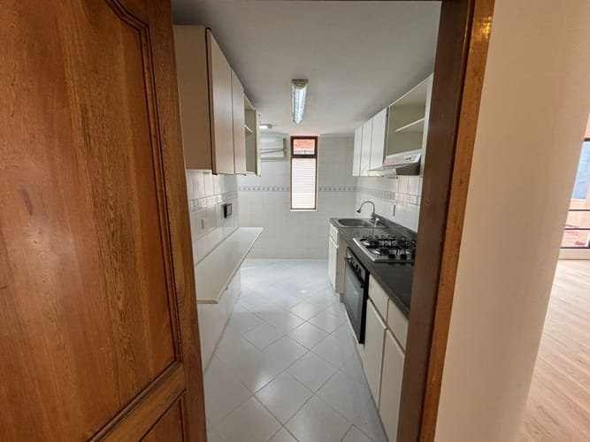 Apartamento de 3 alcobas en venta en Santa Barbara, Bogotá, 144 m² · foto 7 de 16
