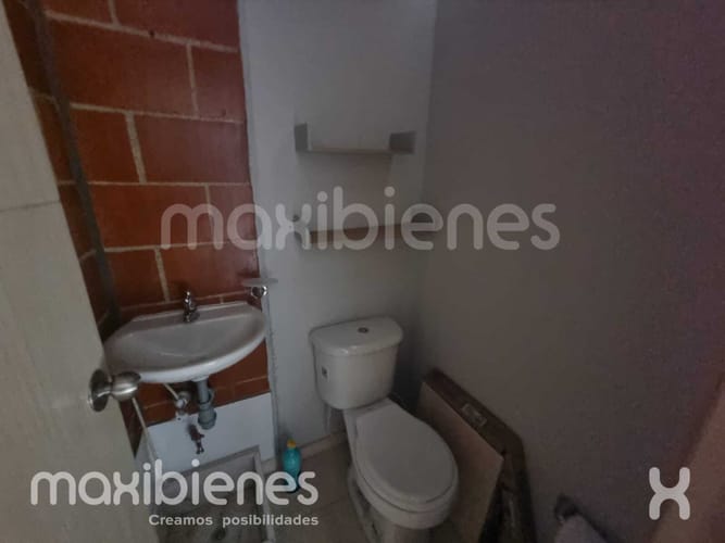 Local en arriendo en Los Alcazares, Sabaneta, 43 m² · foto 2 de 6