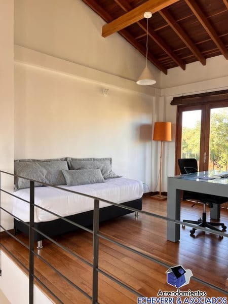 Casa de 3 alcobas en arriendo en Loma Del Escobero, Envigado, 210 m² · foto 6 de 13