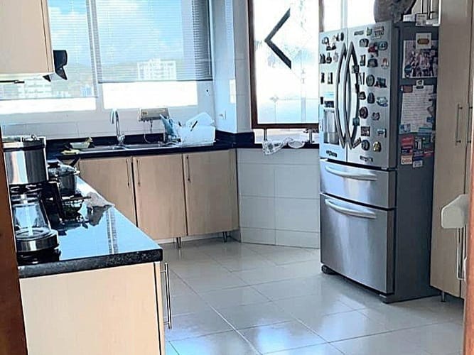 Apartamento de 4 alcobas en venta en Manga, Cartagena, 212 m² · foto 6 de 16