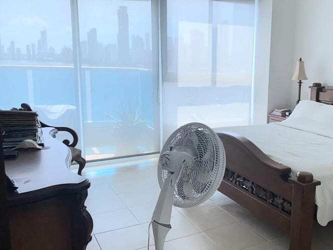 Apartamento de 4 alcobas en venta en Manga, Cartagena, 212 m² · foto 9 de 16