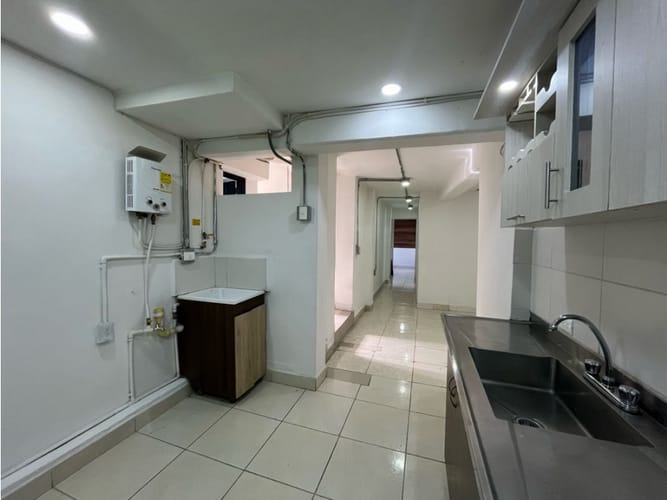 Apartamento de 3 alcobas en arriendo en San Diego, Medellín, 50 m² · foto 5 de 15