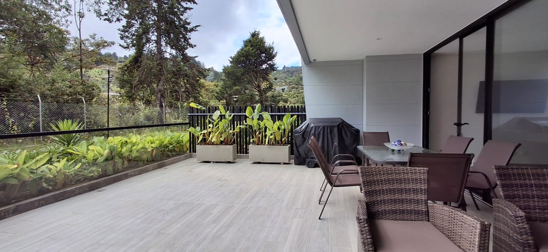 Apartamento de 2 alcobas en arriendo en Yarumal, Rionegro, 158 m² · foto 6 de 24