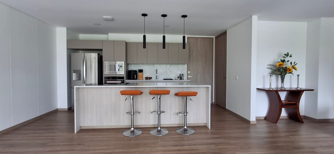 Apartamento de 2 alcobas en arriendo en Yarumal, Rionegro, 158 m² · foto 7 de 24