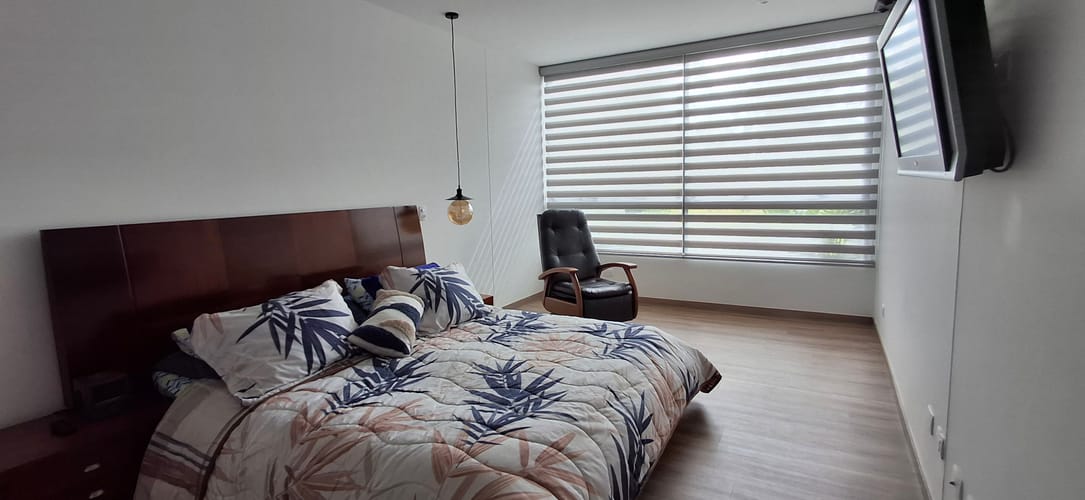 Apartamento de 2 alcobas en arriendo en Yarumal, Rionegro, 158 m² · foto 8 de 24