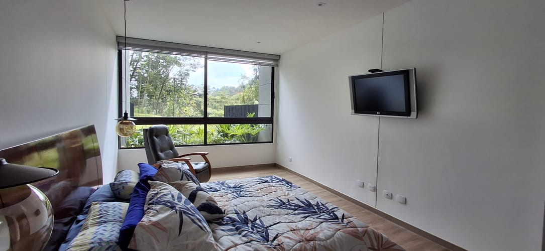 Apartamento de 2 alcobas en arriendo en Yarumal, Rionegro, 158 m² · foto 10 de 24