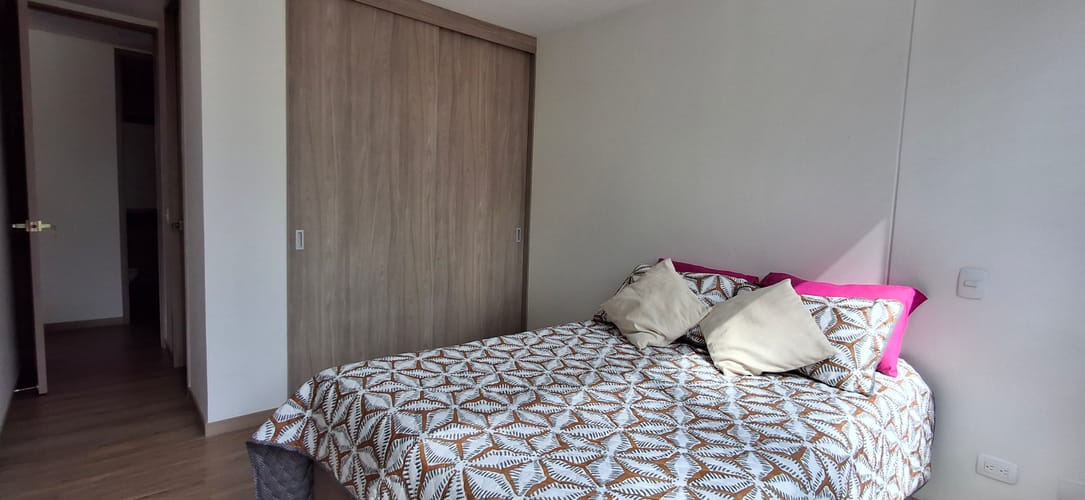 Apartamento de 2 alcobas en arriendo en Yarumal, Rionegro, 158 m² · foto 18 de 24