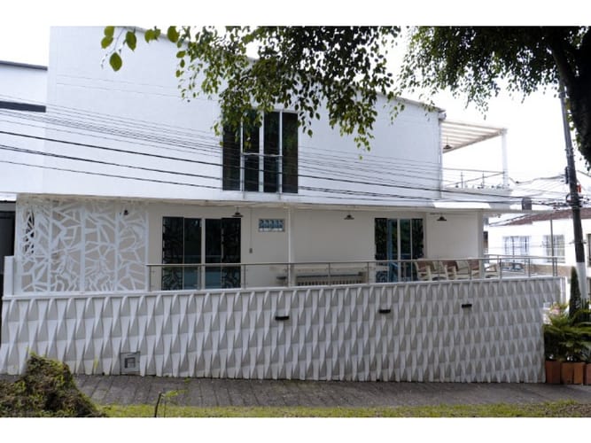 Casa de 6 alcobas en venta en Los Corales, Pereira, 240 m² · foto 2 de 21