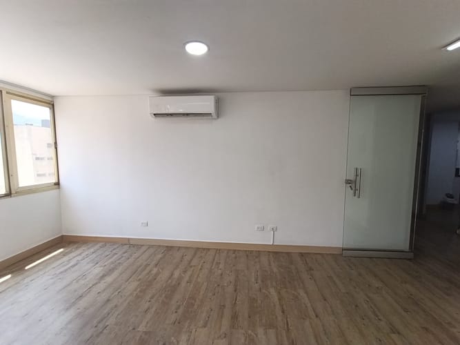 Oficina en arriendo en Guayaquil, Medellín, 30 m² · foto 4 de 11