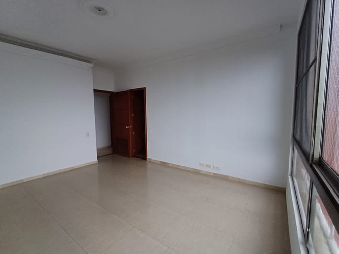 Apartamento de 3 alcobas en venta en Ciudad Jardin, Cali, 190 m² · foto 14 de 22
