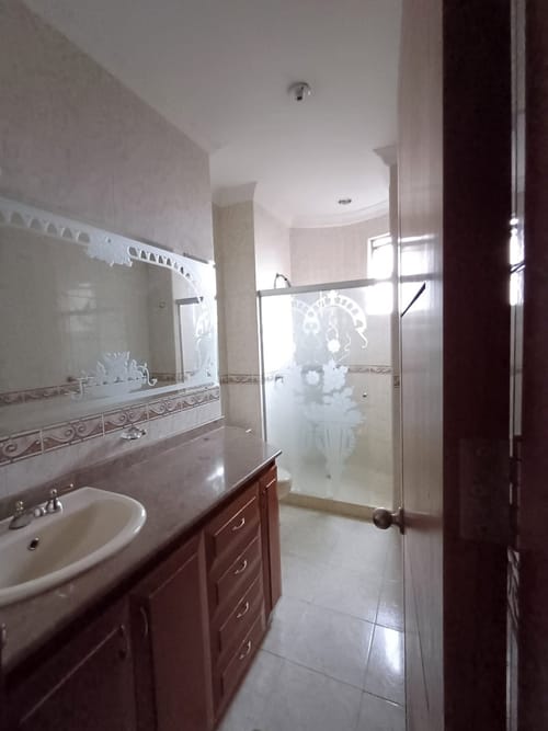 Apartamento de 3 alcobas en venta en Ciudad Jardin, Cali, 190 m² · foto 21 de 22