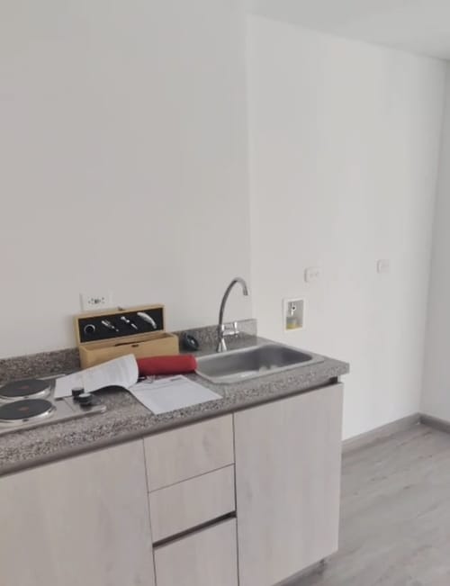 Apartamento de 1 alcoba en arriendo en El Lago, Bogotá, 25 m² · foto 2 de 9
