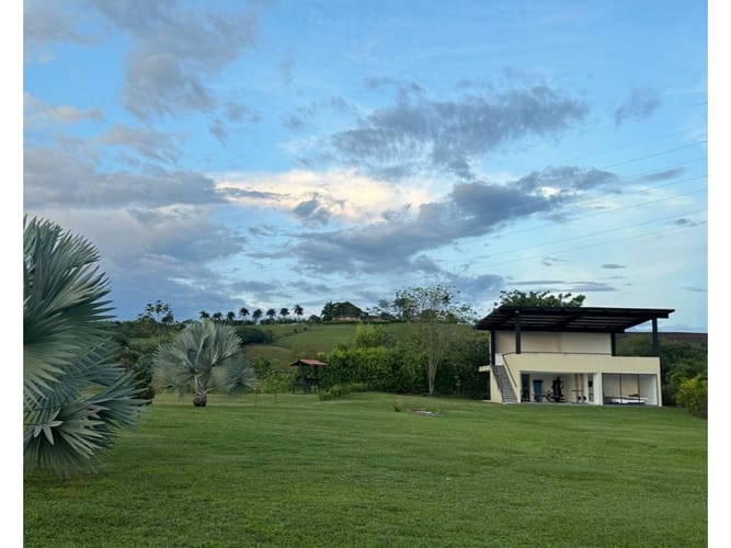 Casa de 7 alcobas en venta en Cerritos, Pereira, 1030 m² · foto 5 de 14