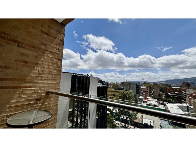 Apartamento de 2 alcobas en venta en Chico Norte, Bogotá, 76 m² · foto 2 de 24