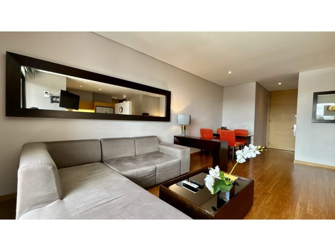 Apartamento de 2 alcobas en venta en Chico Norte, Bogotá, 76 m² · foto 3 de 24