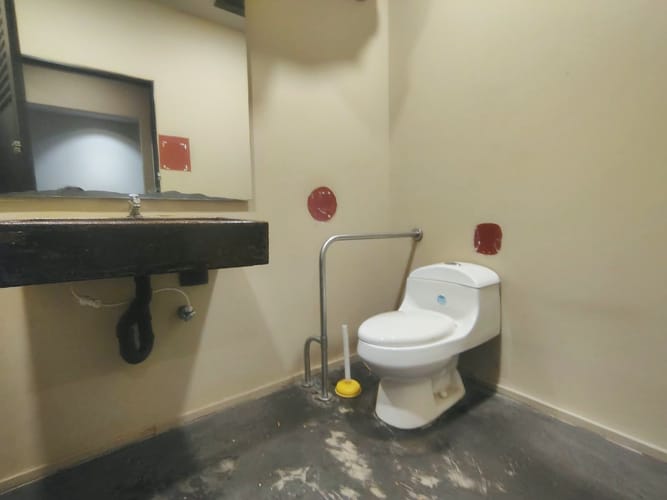 Local en arriendo en El Poblado, Medellín, 276 m² · foto 2 de 13