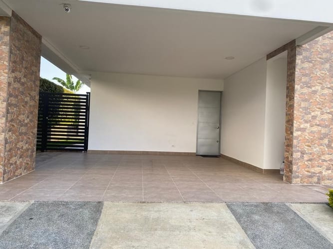 Casa de 3 alcobas en venta en Vía El Caimo, Armenia, 240 m² · foto 4 de 20