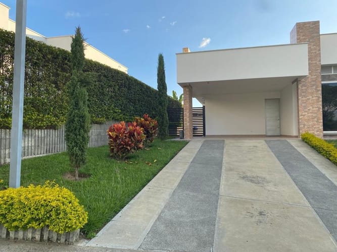 Casa de 3 alcobas en venta en Vía El Caimo, Armenia, 240 m² · foto 5 de 20