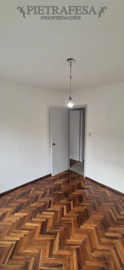 Apartamento en alquiler, 2 dormitorios, 1 baño. Barrio Sur. · Foto 3