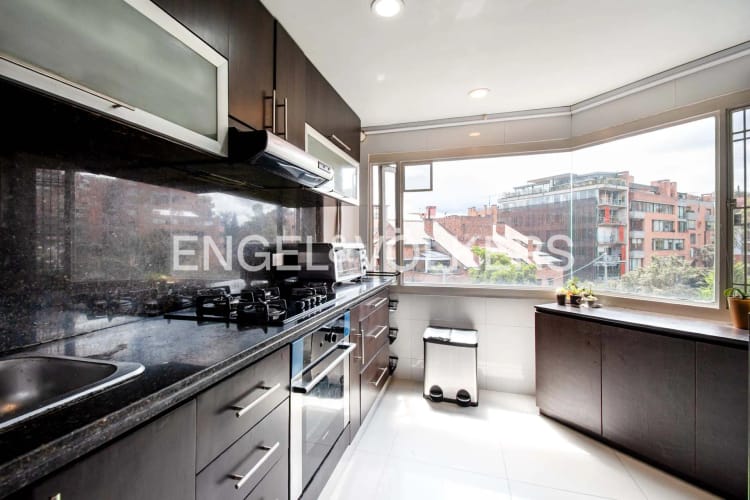 Apartamento en venta en Los Rosales, Bogotá · foto 6 de 17
