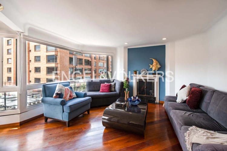 Apartamento en venta en Los Rosales, Bogotá · foto 3 de 17