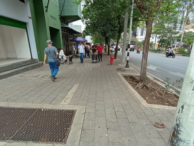 Local en arriendo en Villanueva, Medellín, 96 m² · foto 7 de 9