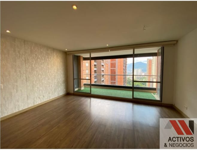 Apartamento de 3 alcobas en venta en Loma De San Jose, Sabaneta, 112 m² · foto 3 de 24
