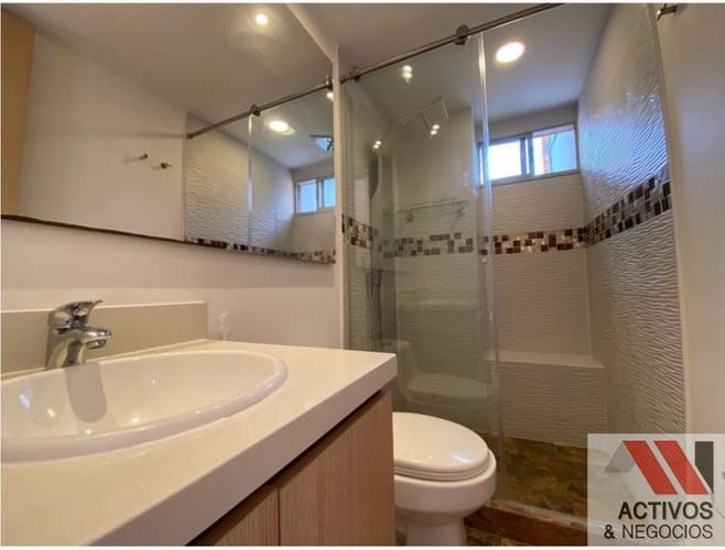 Apartamento de 3 alcobas en venta en Loma De San Jose, Sabaneta, 112 m² · foto 12 de 24