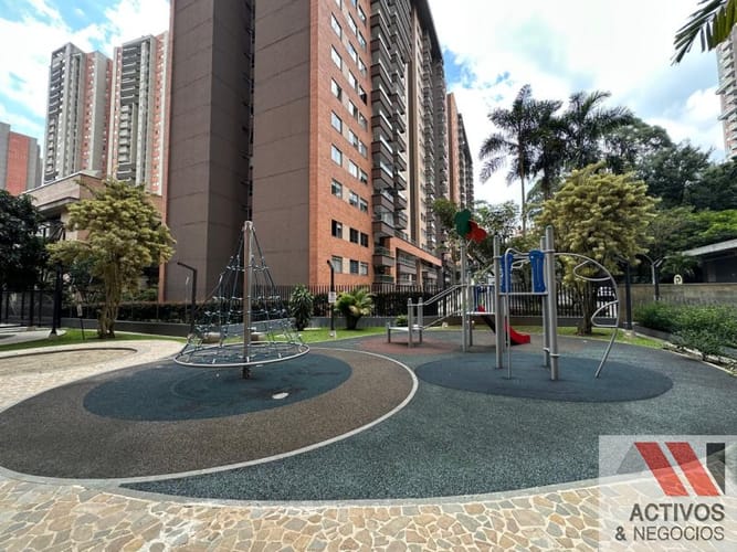 Apartamento de 3 alcobas en venta en Loma De San Jose, Sabaneta, 112 m² · foto 15 de 24