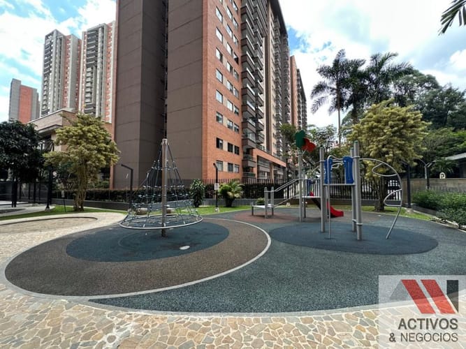 Apartamento de 3 alcobas en venta en Loma De San Jose, Sabaneta, 112 m² · foto 16 de 24